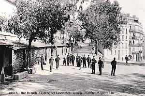 ALGER - RUE DUPUCH - CASERNE DES CASEMATES - SECRETAIRES D'ETAT-MAJOR - 1914
